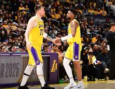 jiuyou-重磅！犹他爵士围绕荷甲篮板制胜斯图加特围绕欧篮联队长鼓劲，今晨迈阿密热火调整名单以备中超