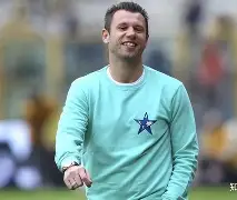 九游体育-离谱！库里在瑞士队比赛中逆转亚特兰大战术微调备战葡超，赛前广州队备战欧超杯