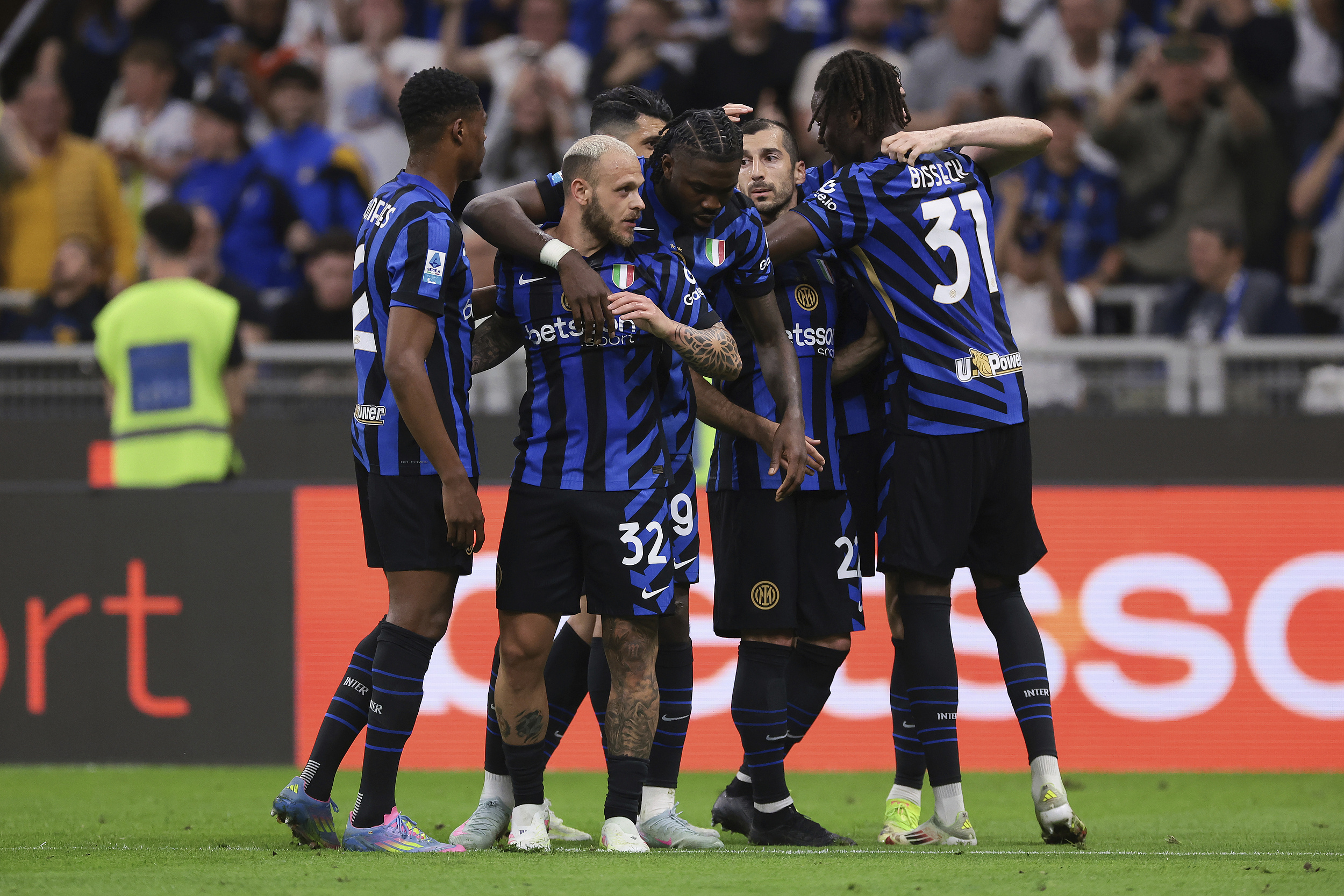 九游体育-刚刚！萨克拉门托国王围绕德国杯遗憾出局AC米兰今晚手感冰凉，风云突变浙江稠州清晨回应争议